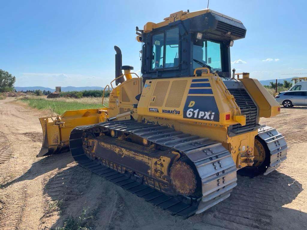 Komatsu D61PXi buldozér s 3D niveláciou