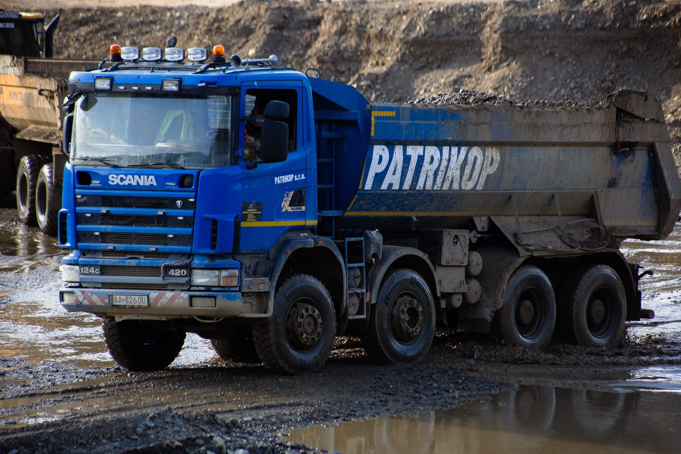 PATRIKOP Scania — firemný sklápač s logom